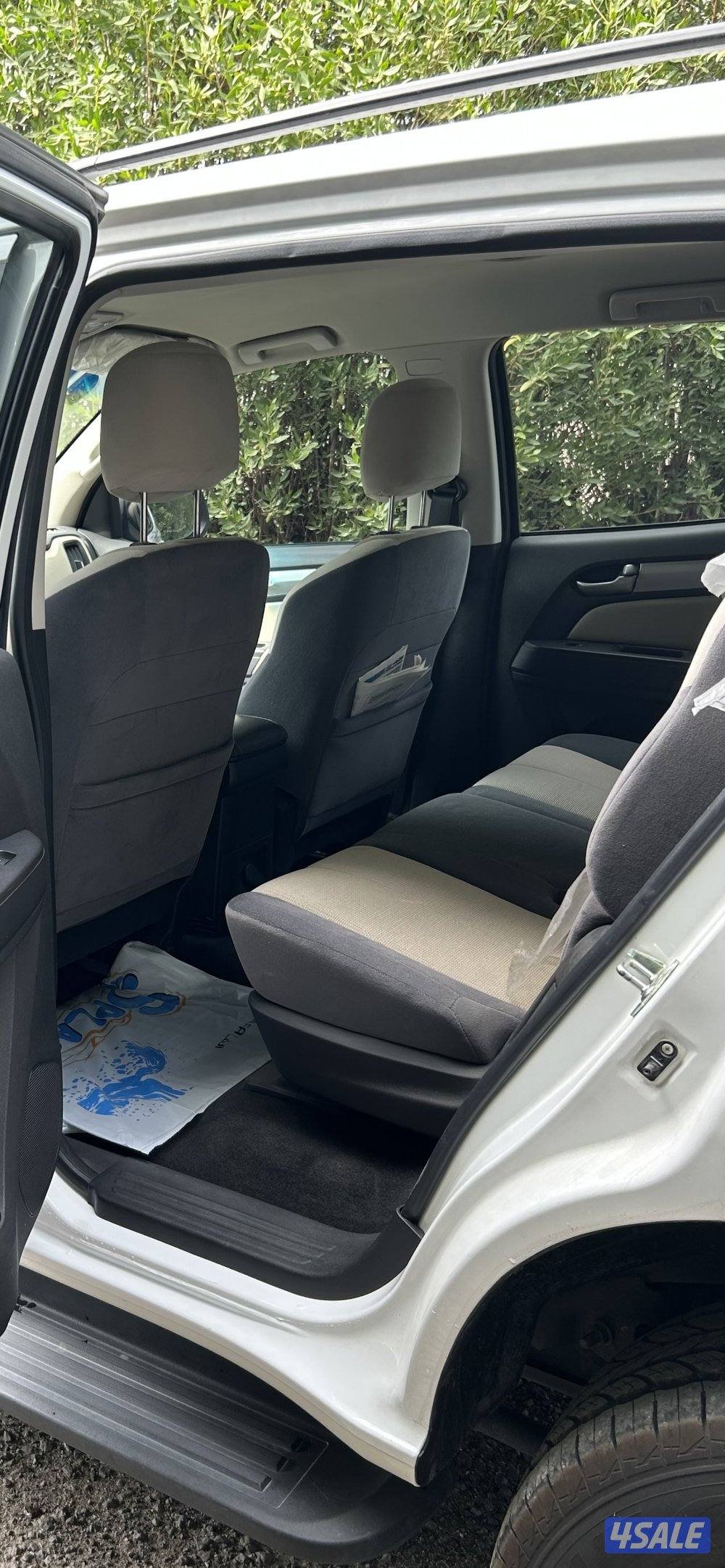 للبيع تريل بليز شفر لون ابيض نظيف جدا ممشى قليل 30 الف5