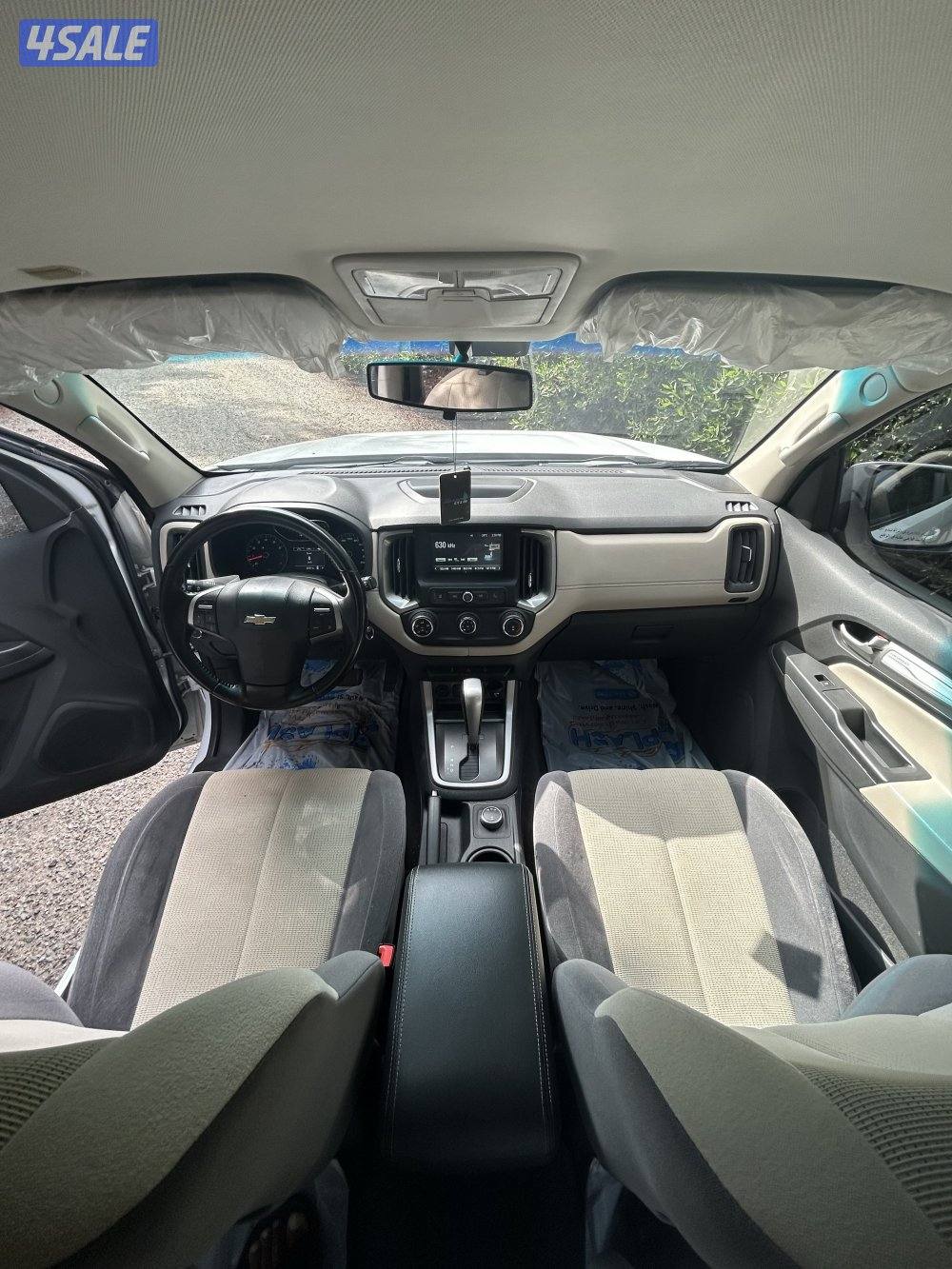 للبيع تريل بليز شفر لون ابيض نظيف جدا ممشى قليل 30 الف7