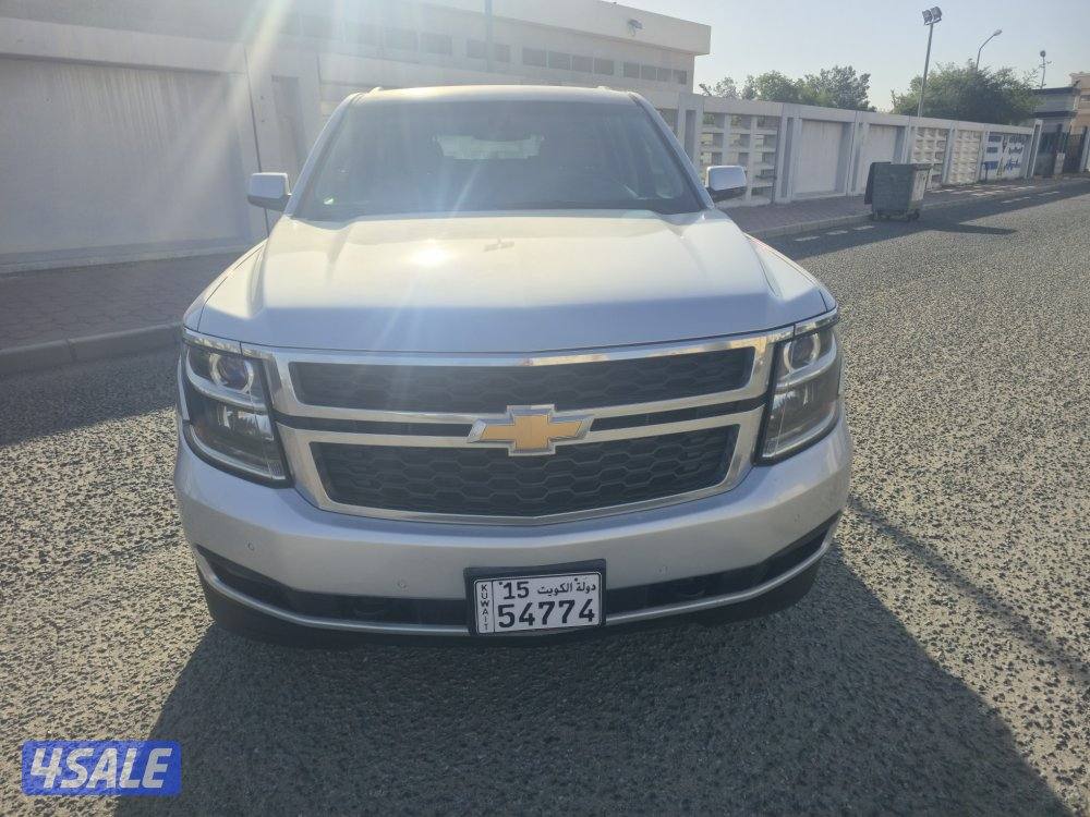 Chevrolet Suburban 2017 model 83000 km silver colour v81