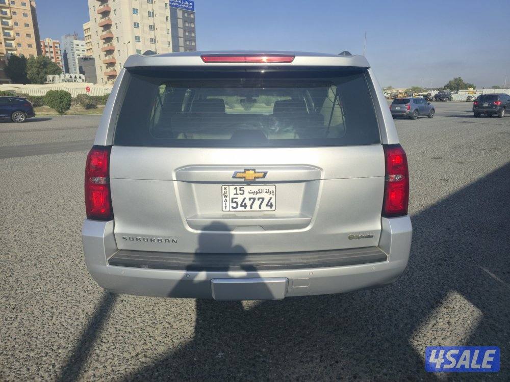 Chevrolet Suburban 2017 model 83000 km silver colour v86