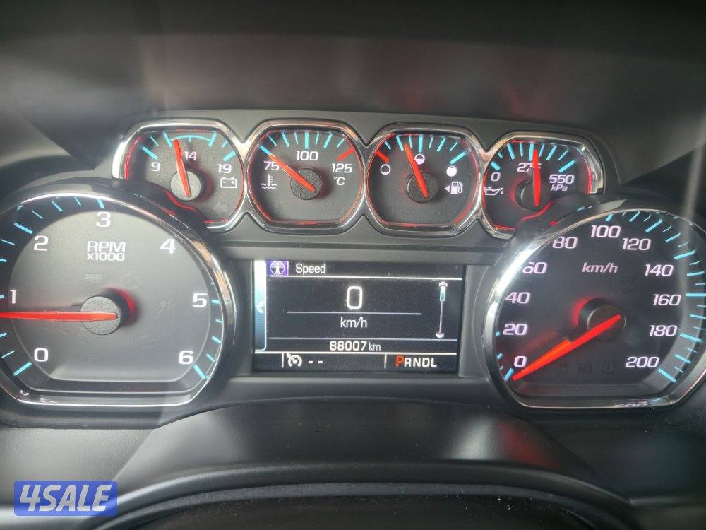 Chevrolet Suburban 2017 model 83000 km silver colour v87