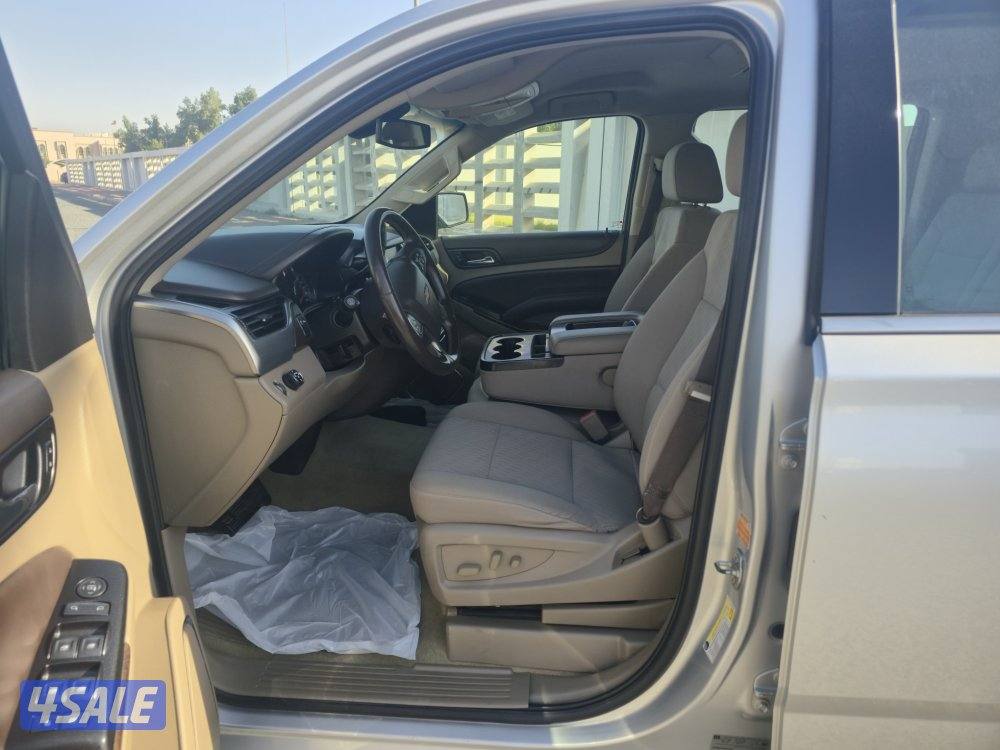 Chevrolet Suburban 2017 model 83000 km silver colour v89