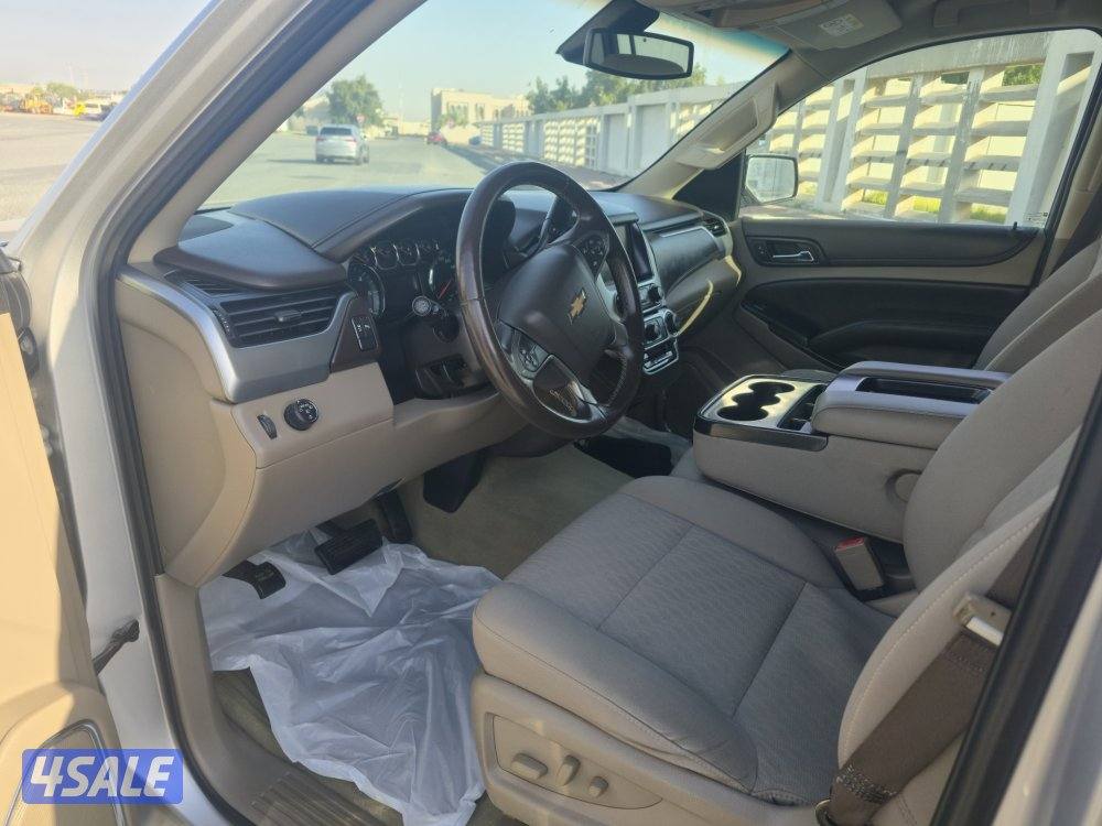 Chevrolet Suburban 2017 model 83000 km silver colour v810