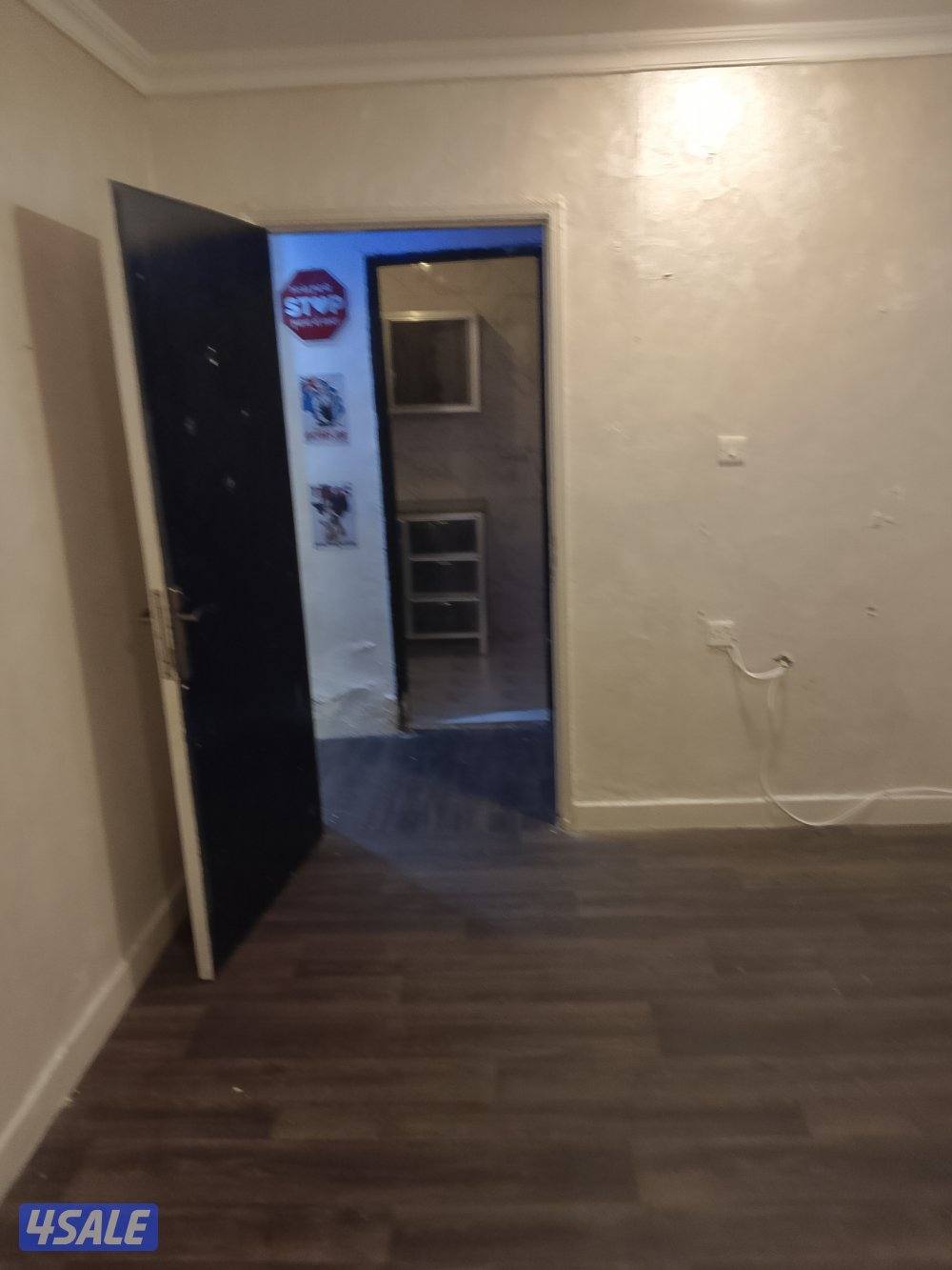 شقه للايجار بحولي غرفه وصاله وحمام ومطبخ7