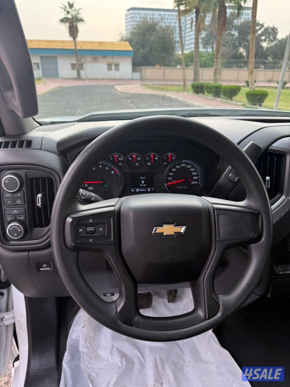 للبيع سلفرادو 2021 ماشي 95 بحاله الوكاله دبل قير غمارتين شاصي قصير10