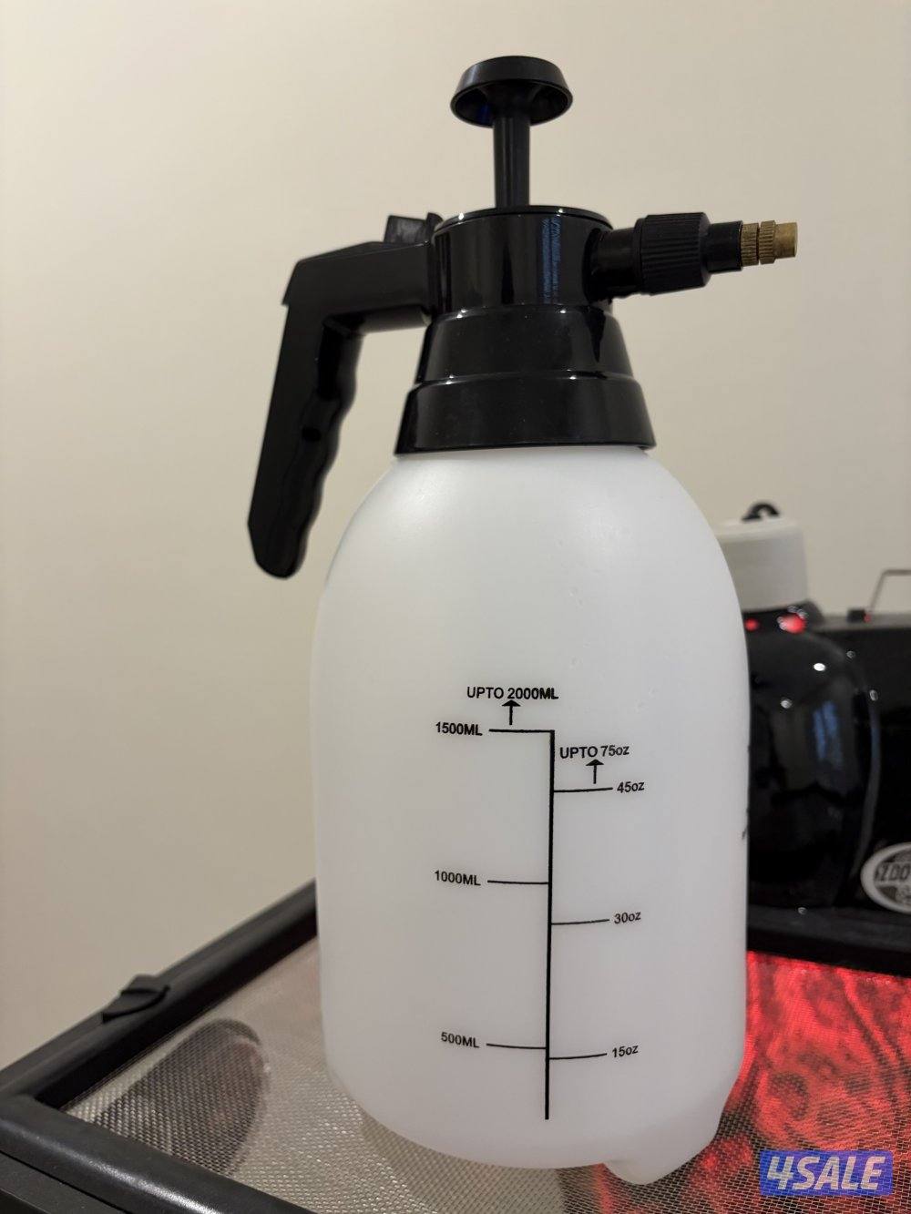 للبيع حرباء مع مستلزماتها8