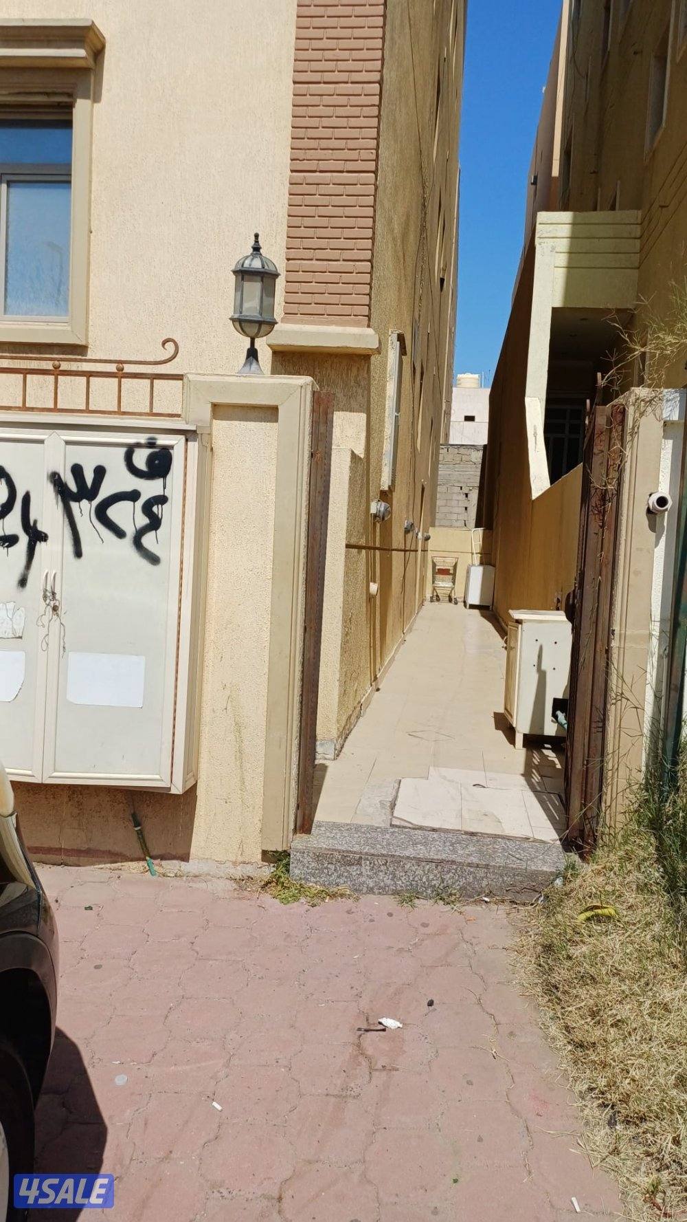 للايجار مخزن  في صباح الناصر ق 2  والأندلس مساحه كبيره م0