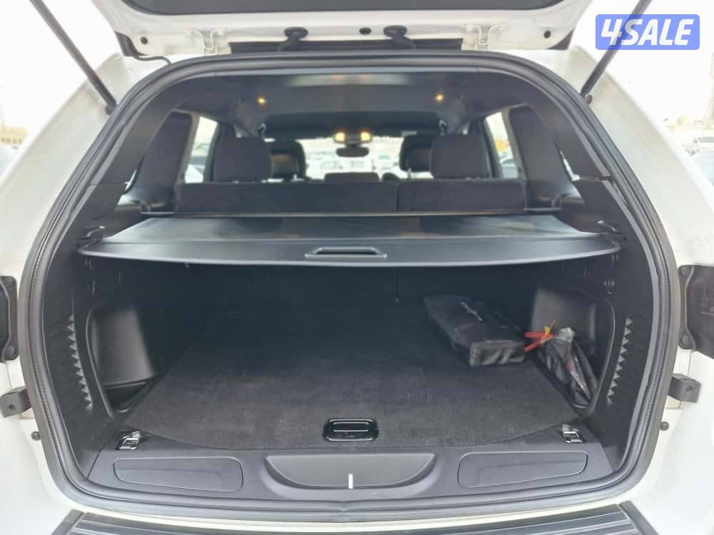 جيب جراند شيروكي 20217