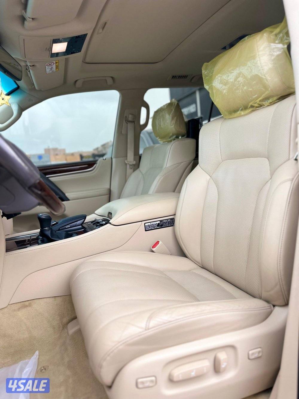 لكزس LX570 الساير موديل 2017 عداد 2237