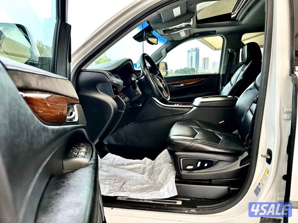 كاديلاك اسكاليد - الموديل:2016 - العداد19014