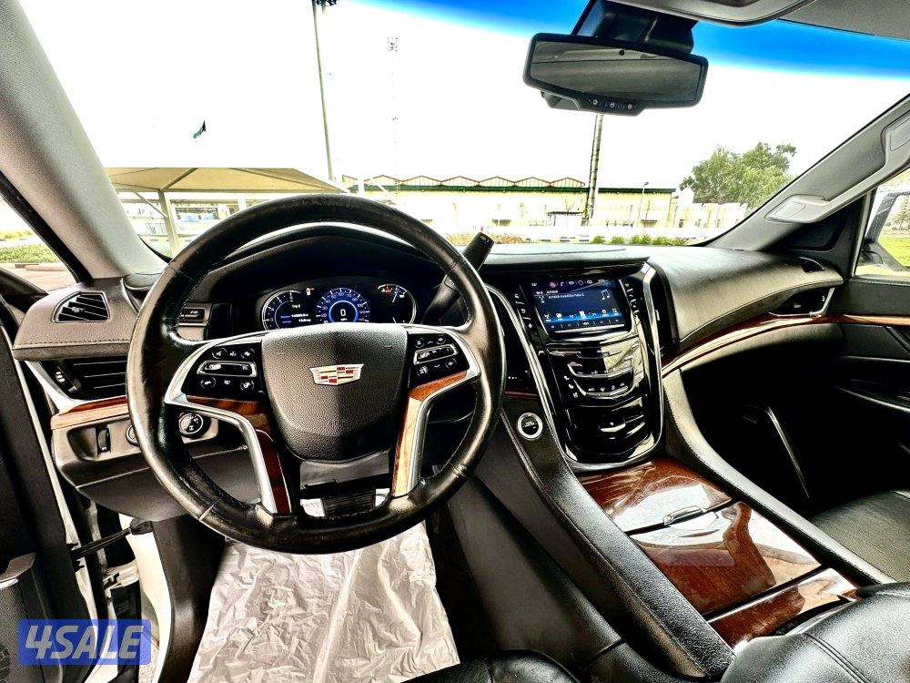 كاديلاك اسكاليد - الموديل:2016 - العداد19015