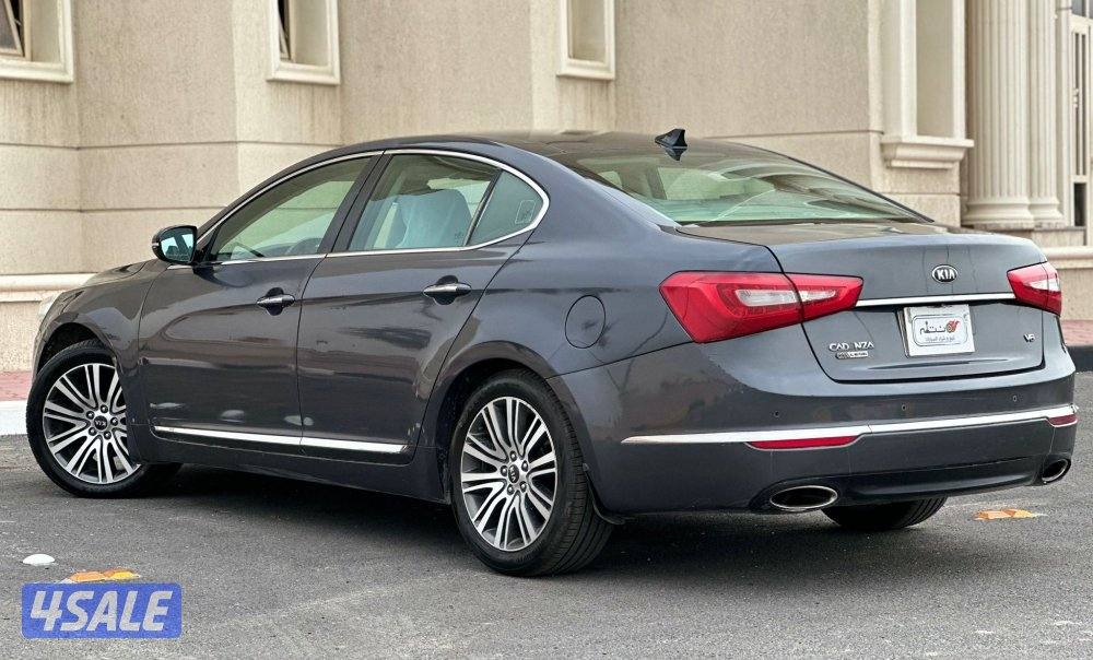 للبيع كيا كادينزا موديل20152
