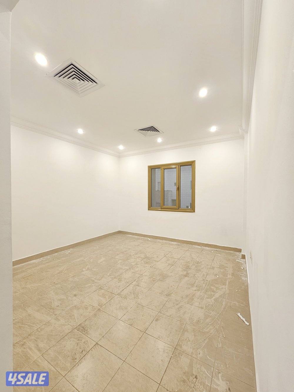 للايجار 5غرف وصالتين فنيطيس3