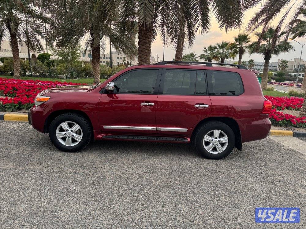 جيب لاندكروزر GXR مديل 2014 ماشي 198 نظيف جدا شرط الفحص2