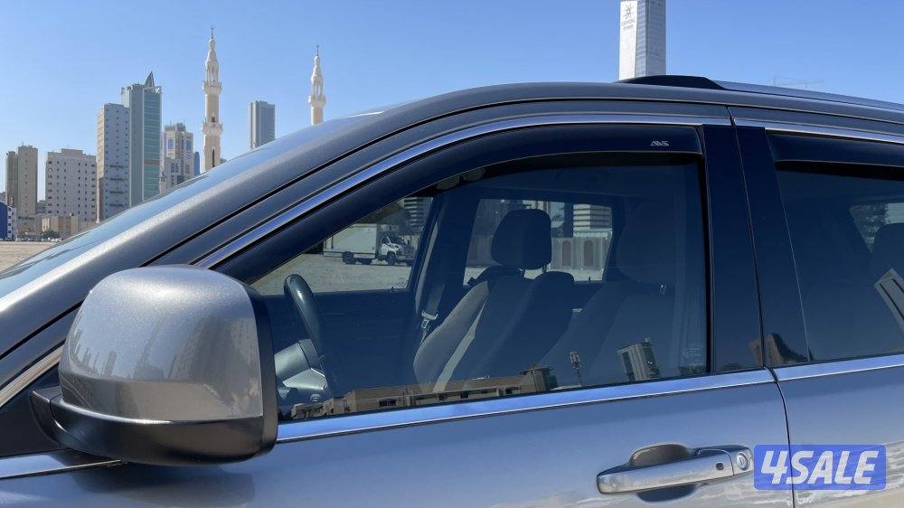 جيب جراند شيروكي لاريدو 2012 مجهز اوفرود1