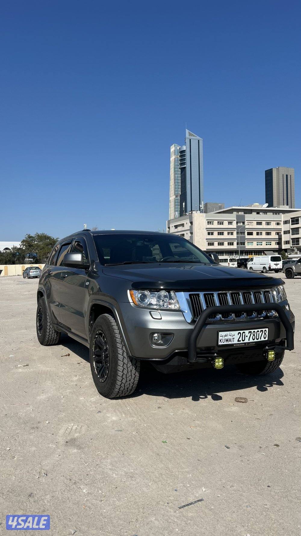 جيب جراند شيروكي لاريدو 2012 مجهز اوفرود4