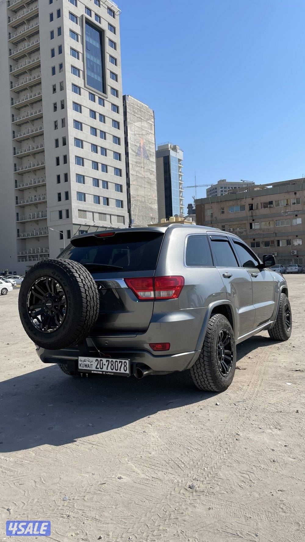 جيب جراند شيروكي لاريدو 2012 مجهز اوفرود7