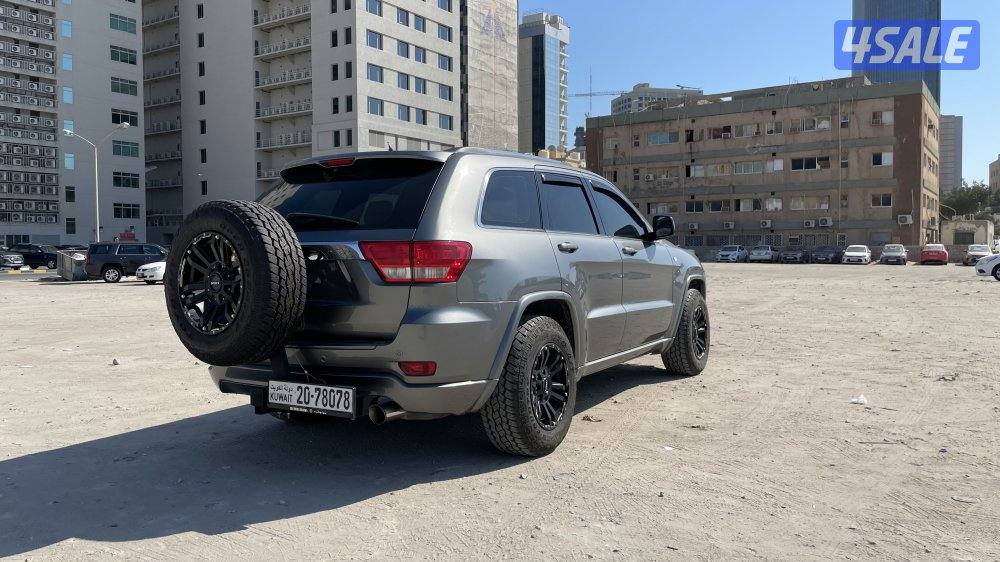 جيب جراند شيروكي لاريدو 2012 مجهز اوفرود8