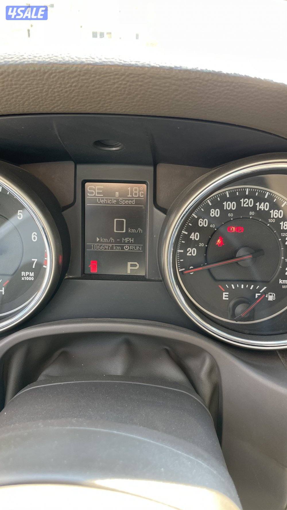 جيب جراند شيروكي لاريدو 2012 مجهز اوفرود9