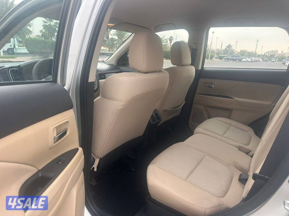 متسوبيشي اوتلاندر 202011