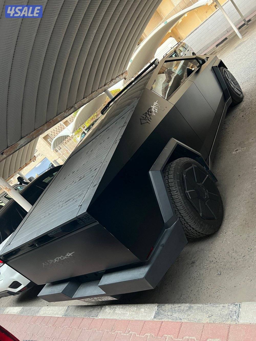 سايبر تراك موديل 2024 عداد15 الف فل ابشن خالية من حوادث شرط الفحص4