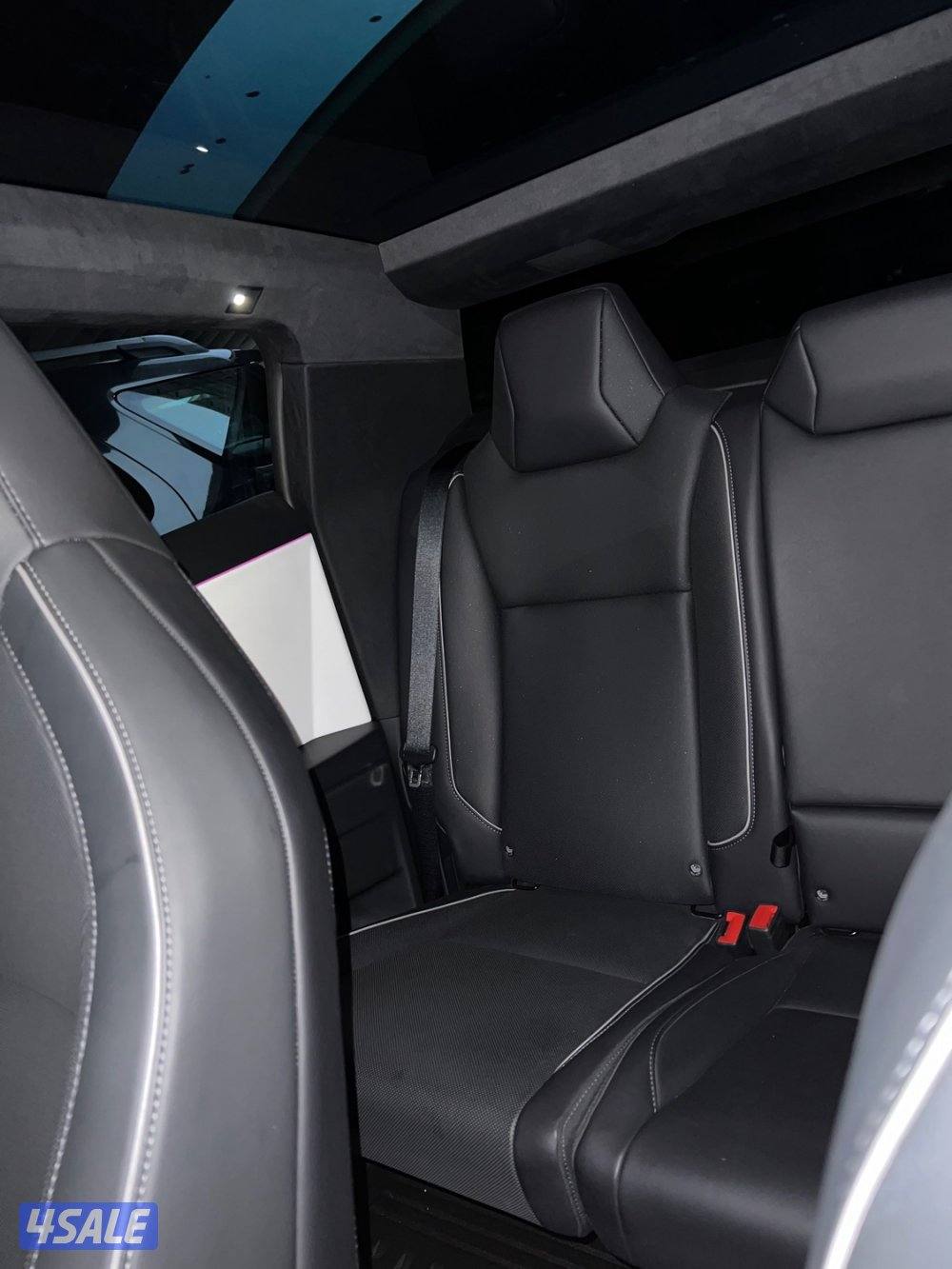 سايبر تراك موديل 2024 عداد15 الف فل ابشن خالية من حوادث شرط الفحص9