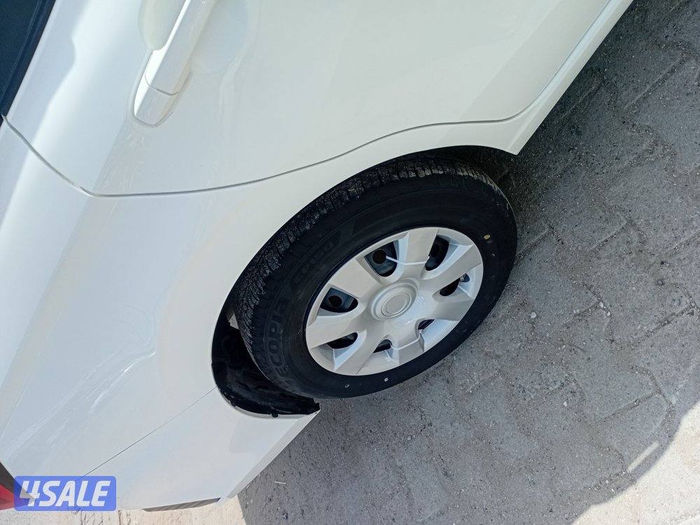 للبيع يارس موديل ٢٠٢٣ صبغ الوكاله ماشيه ١٣٠ الف3