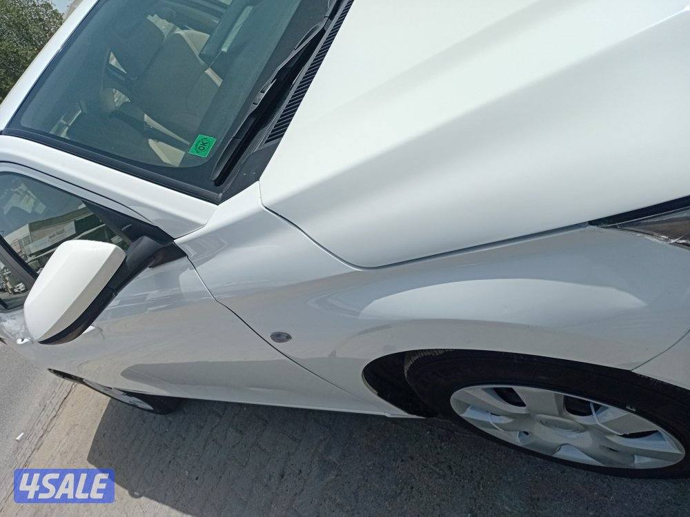 للبيع يارس موديل ٢٠٢٣ صبغ الوكاله ماشيه ١٣٠ الف4