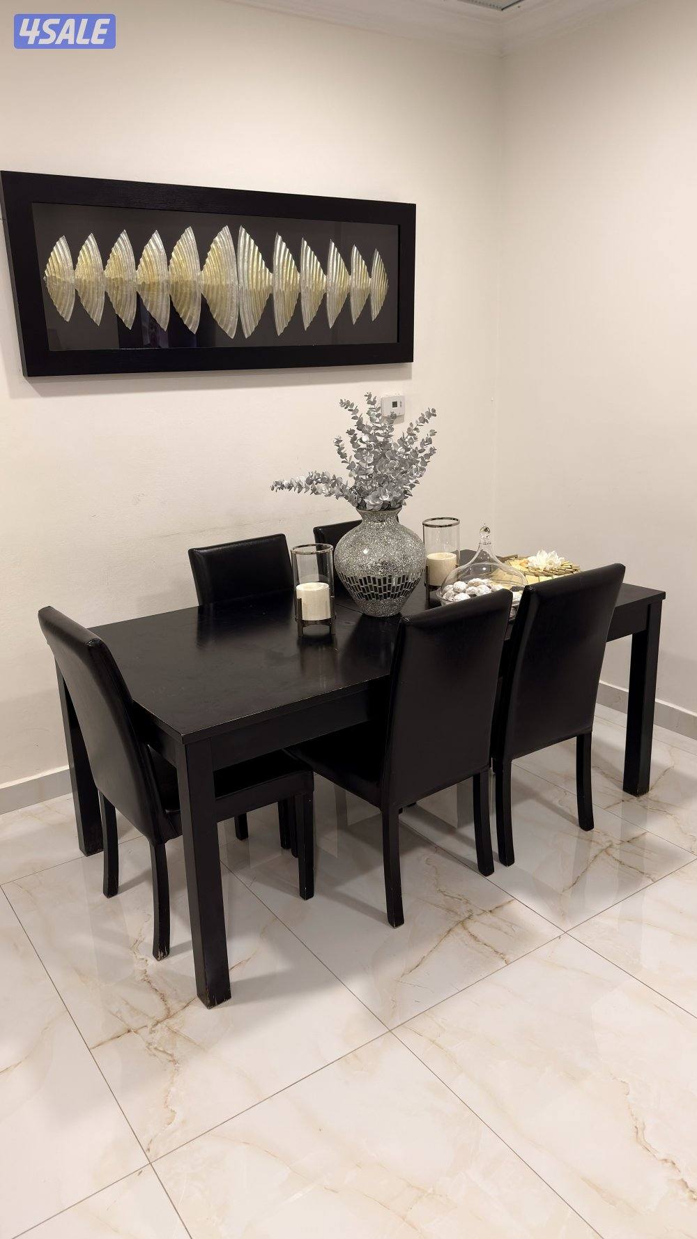 Black Table, 174cm/1.74m by 94cm/0.94m, could expand and has chairs4