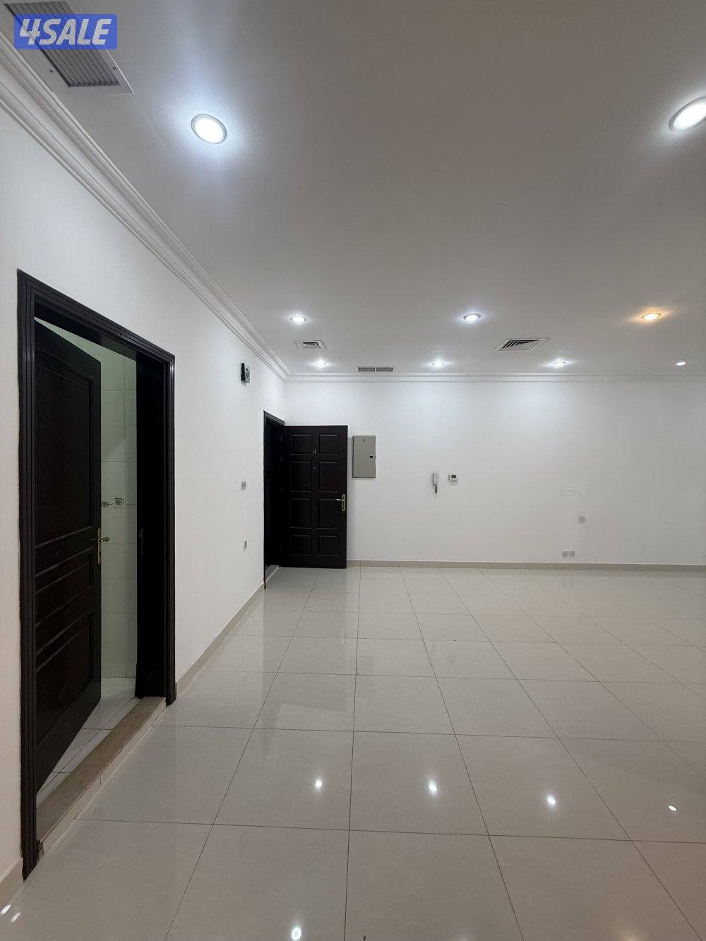 للإيجار شقة كبيرة راهية باشبيلية ق1 مع غرفة غسيل وغرفة كوي ملابس0