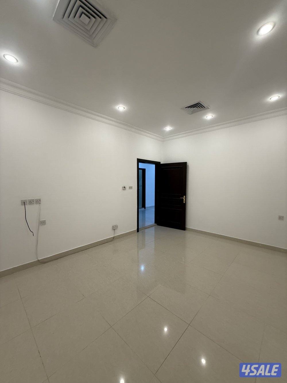 للإيجار شقة كبيرة راهية باشبيلية ق1 مع غرفة غسيل وغرفة كوي ملابس2