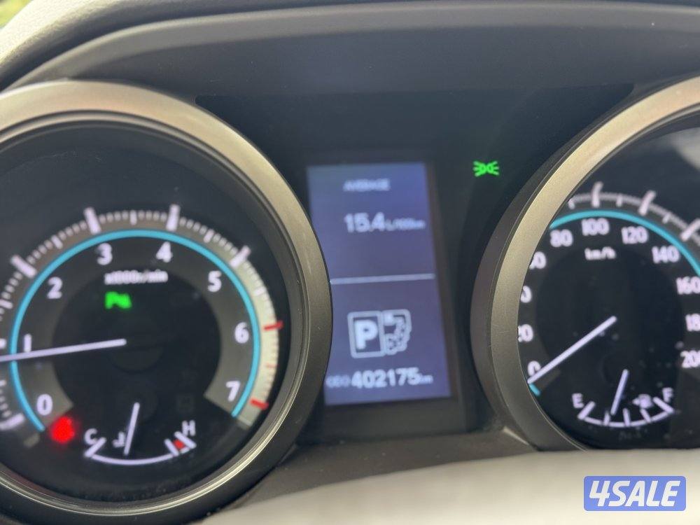 تويوتا برادو VX V6 موديل 2010 بحاله ممتازه جدا15