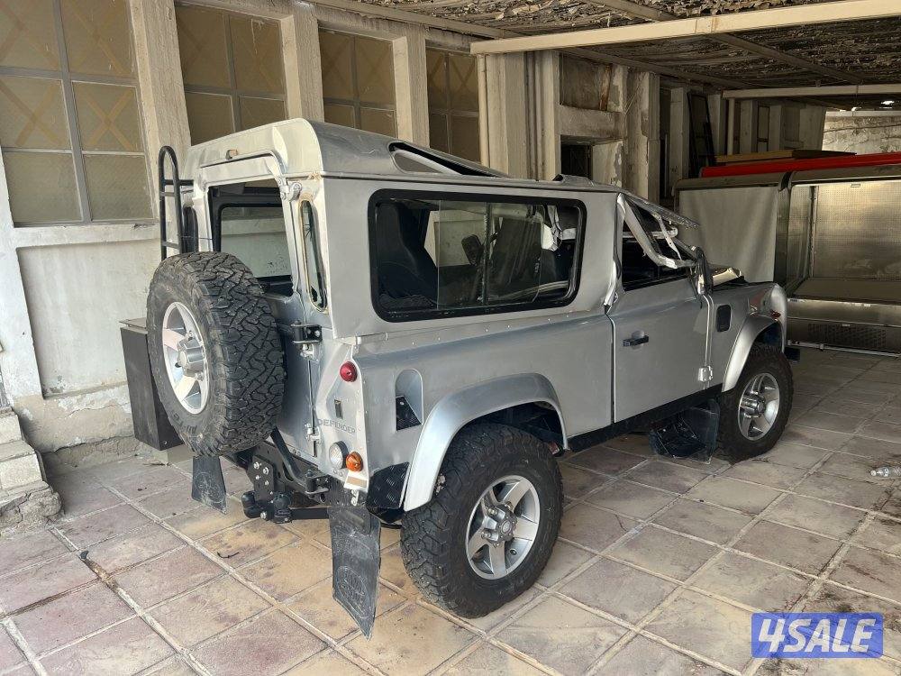 لاندروفر ديفندر 20151