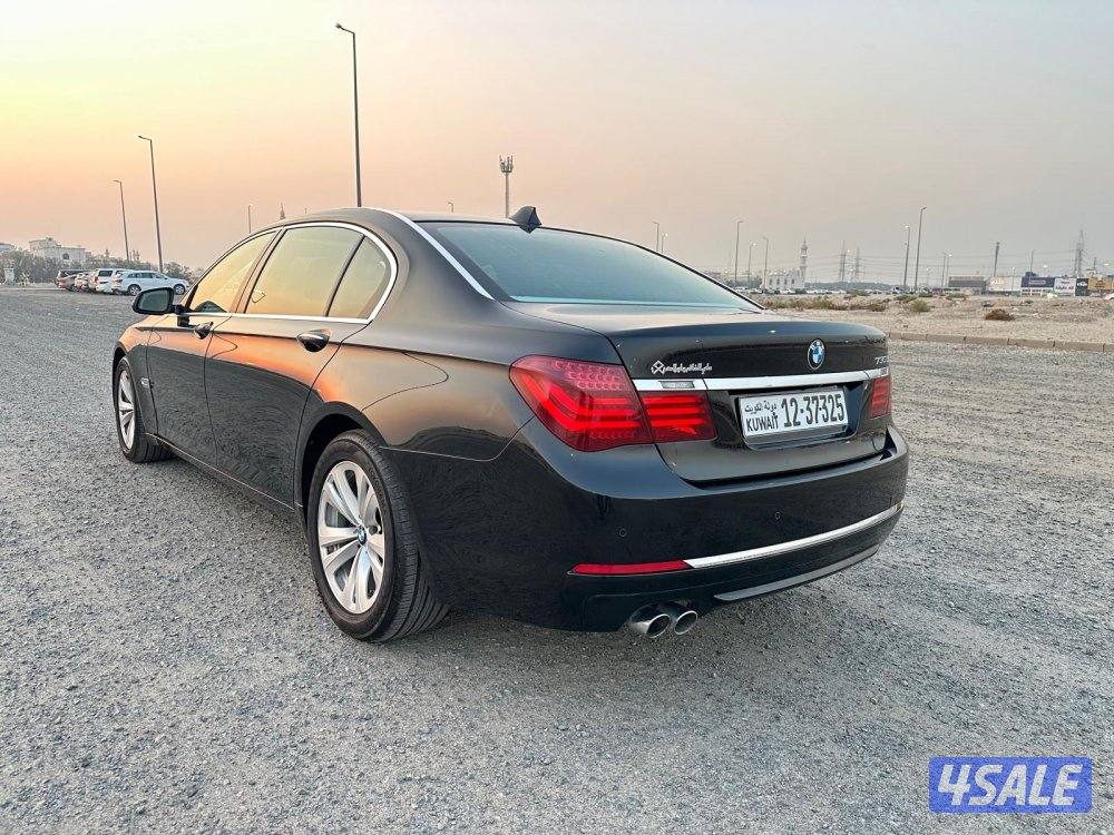 ماشي ١٠٣ الف بي ام 730Li موديل ٢٠١٤ بحالة الوكالة في قمة النظافة6