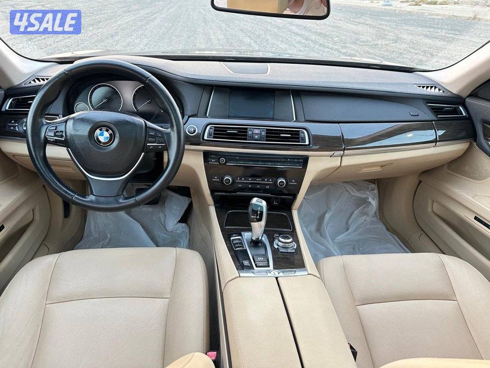 ماشي ١٠٣ الف بي ام 730Li موديل ٢٠١٤ بحالة الوكالة في قمة النظافة9