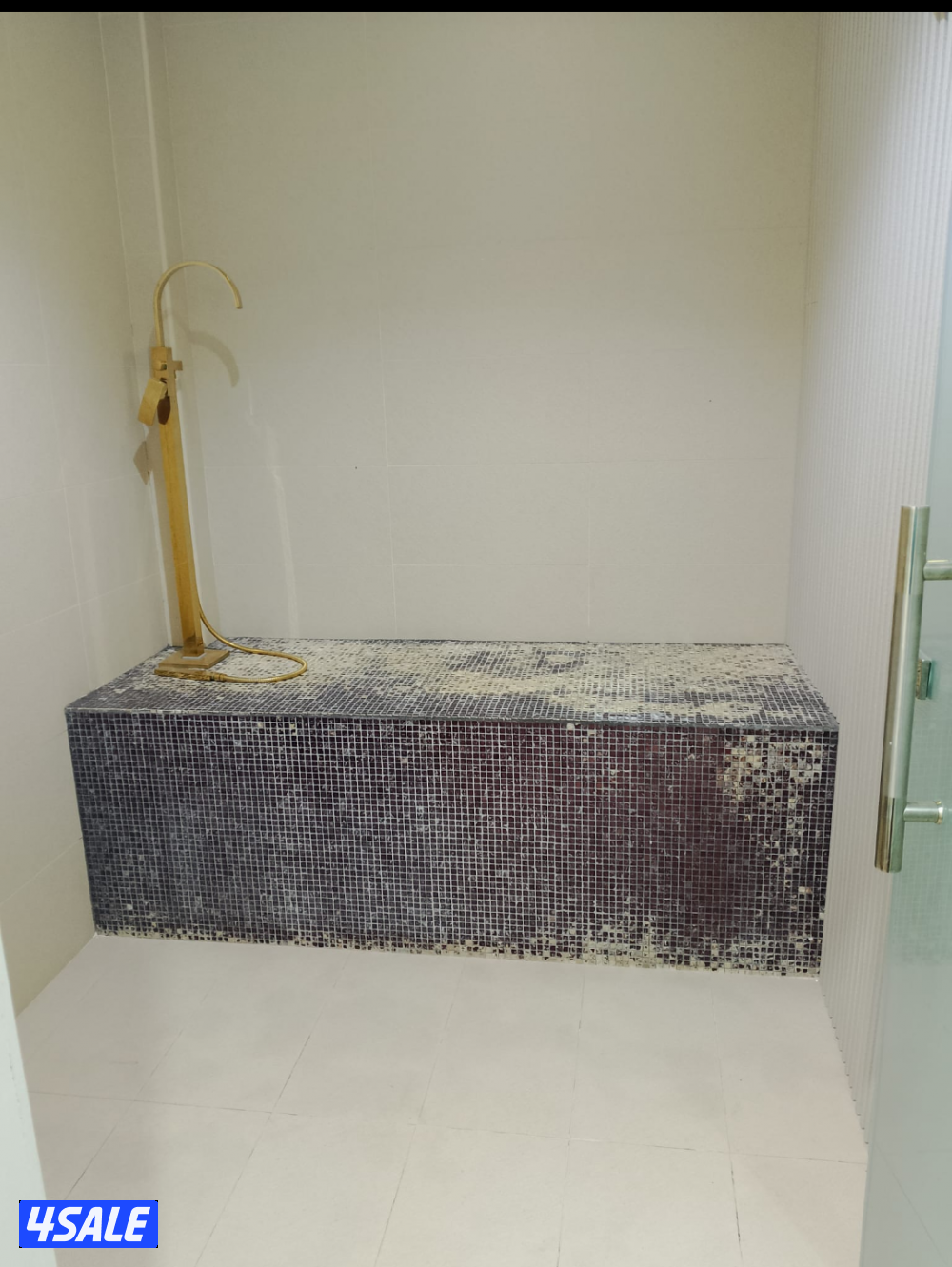 للإيجار صالون نسائي في الشعب البحري5