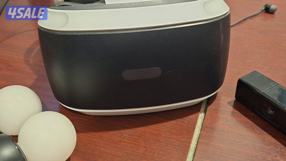 vr للبيع مستعمل كأنه جديد مع كاميرا السوني و يدتين الفي ار0