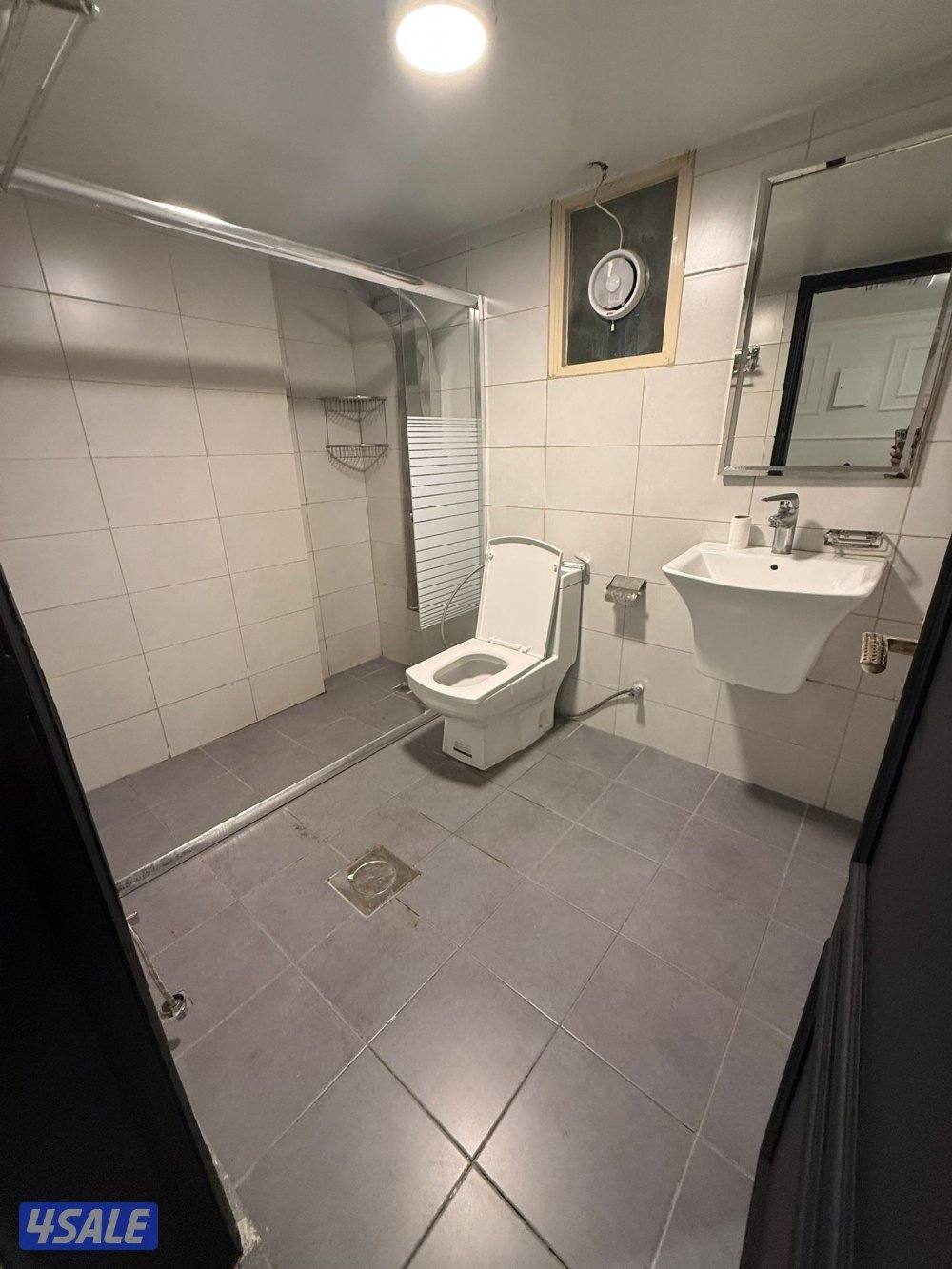 شقق للايجار خلو وفاضي غرفة وصالة ومطبخ وحمام تشطيب سوبر لوكس3