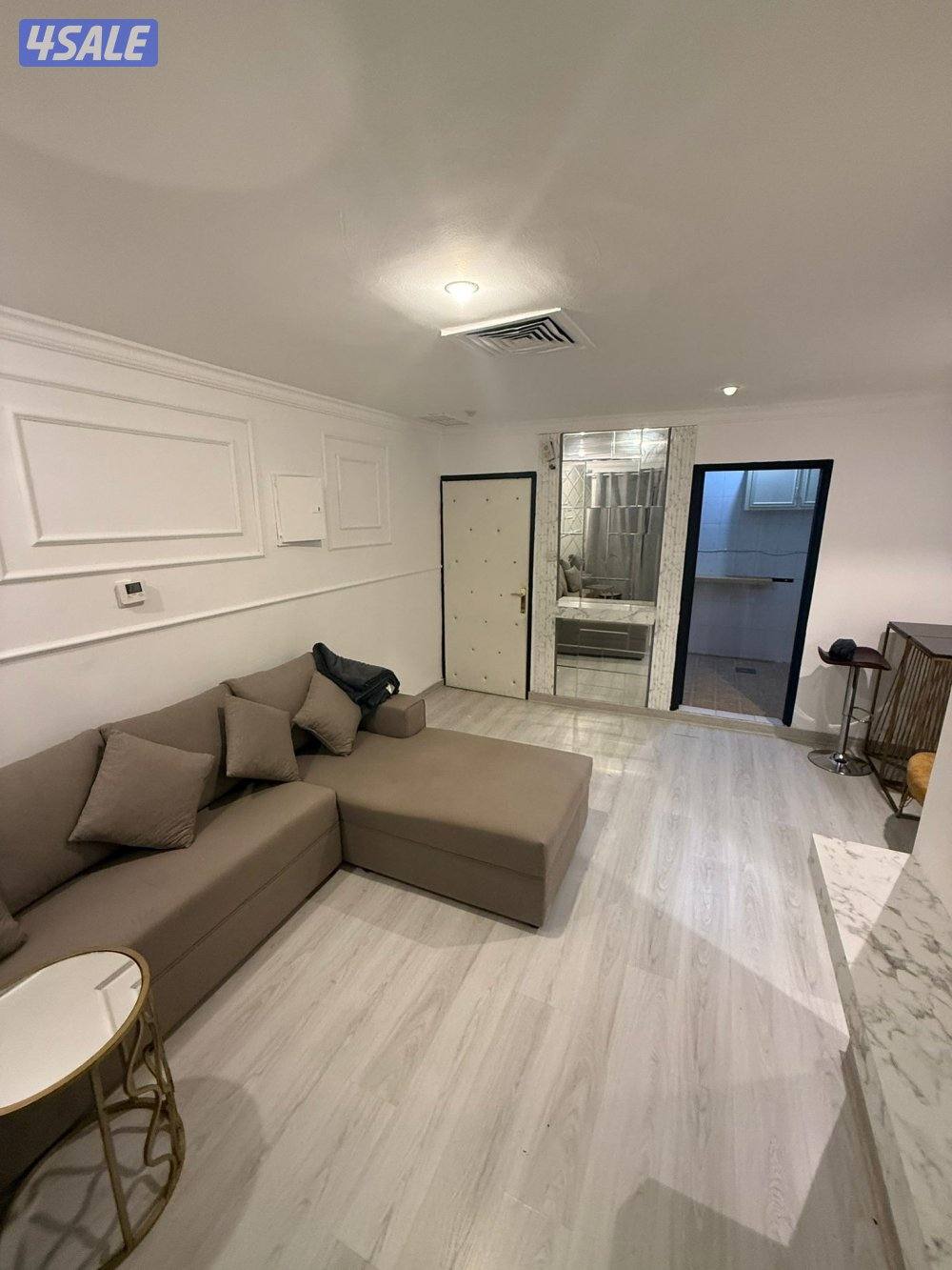 شقق للايجار خلو وفاضي غرفة وصالة ومطبخ وحمام تشطيب سوبر لوكس5