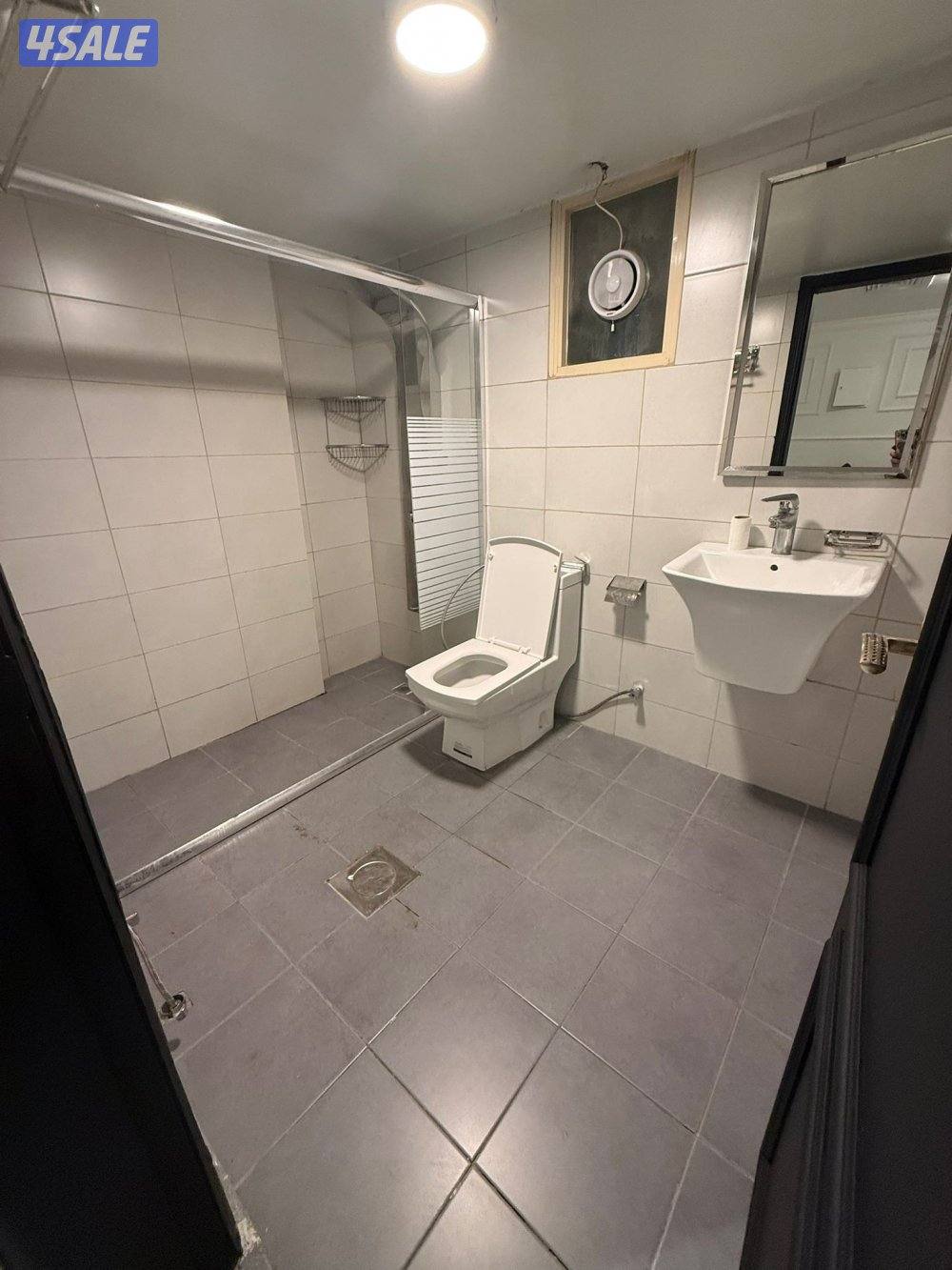 شقق للايجار خلو وفاضي غرفة وصالة ومطبخ وحمام تشطيب سوبر لوكس7