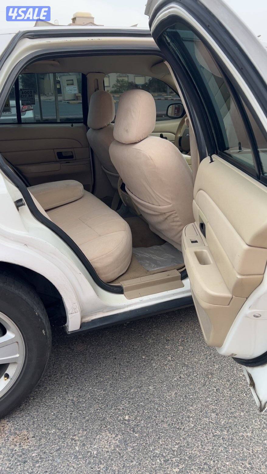 فورد فكتوريا 20102