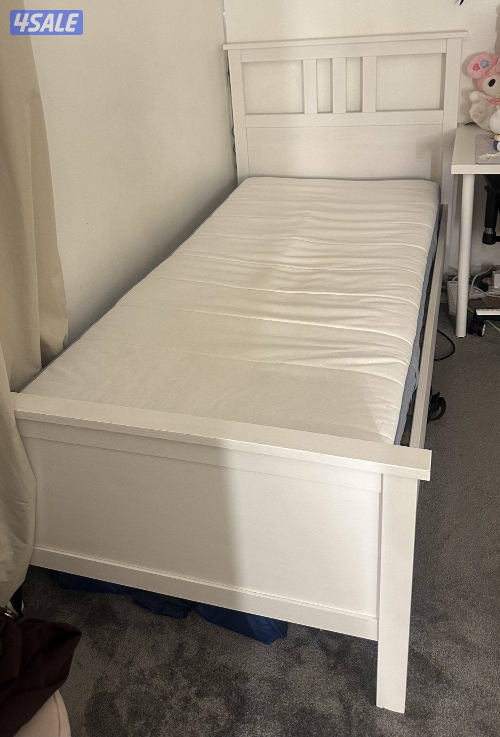 Single Bed with mattress  سرير ايكيا مع مرتبة0