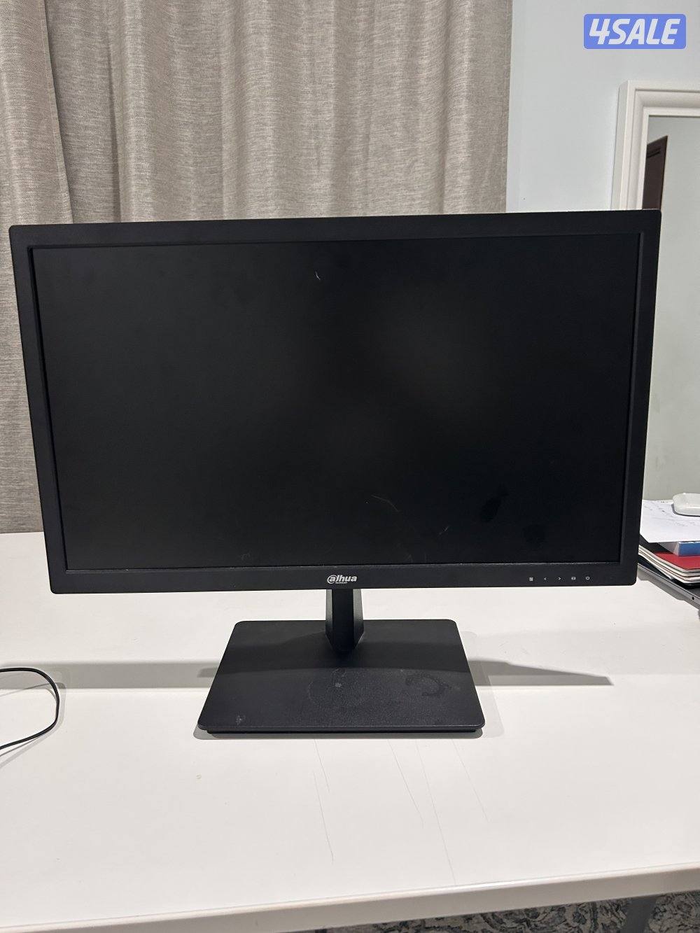 شاشة 60هرتز 21.5انش ممتازه للكاميرات و بعد للقيمنق و فيها خدوش بسيطه0