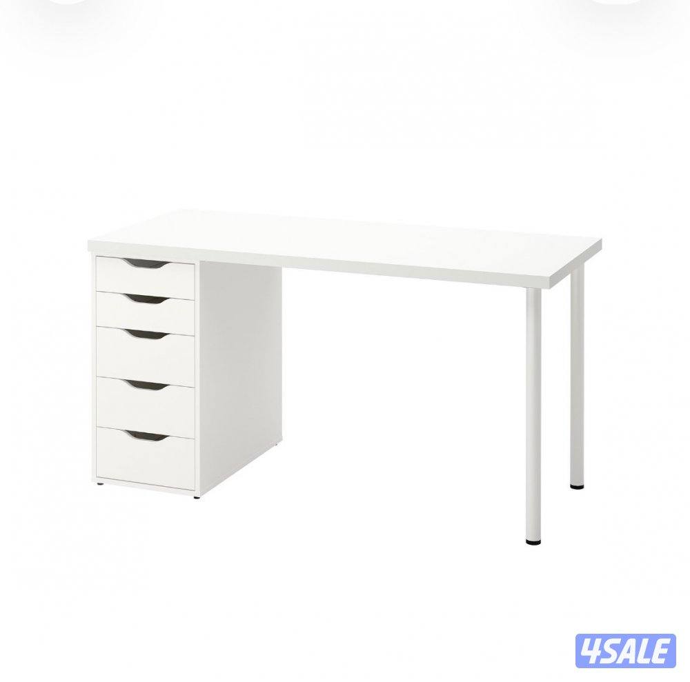 طاولة ايكيا مستعمله و جديد صارله أسبوعين بس لون الابيض بالكامل و الدرج0