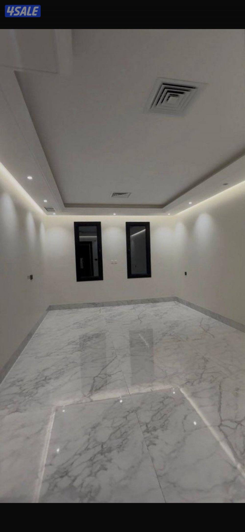 غرفة ماستر +غرفتين بينهم حمام+ غرف للخدم مع حمام + مطبخ + صالة2