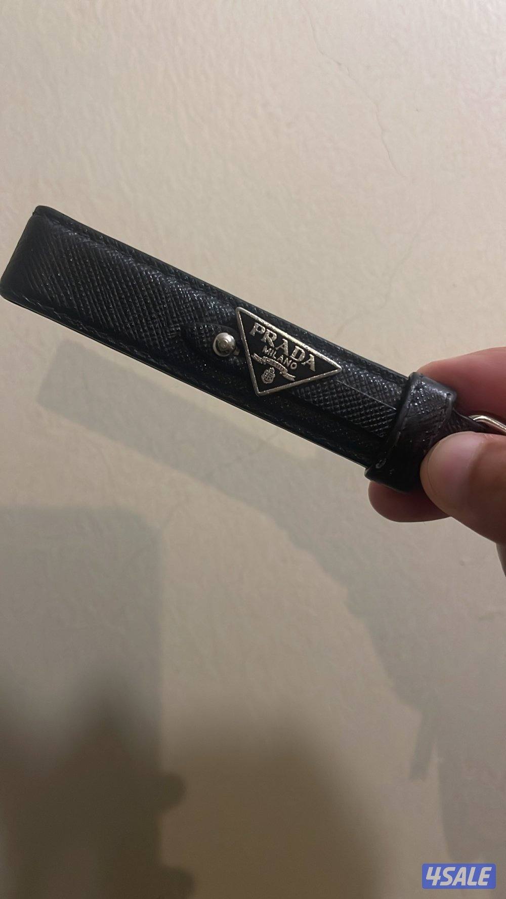 ميدالية prada0