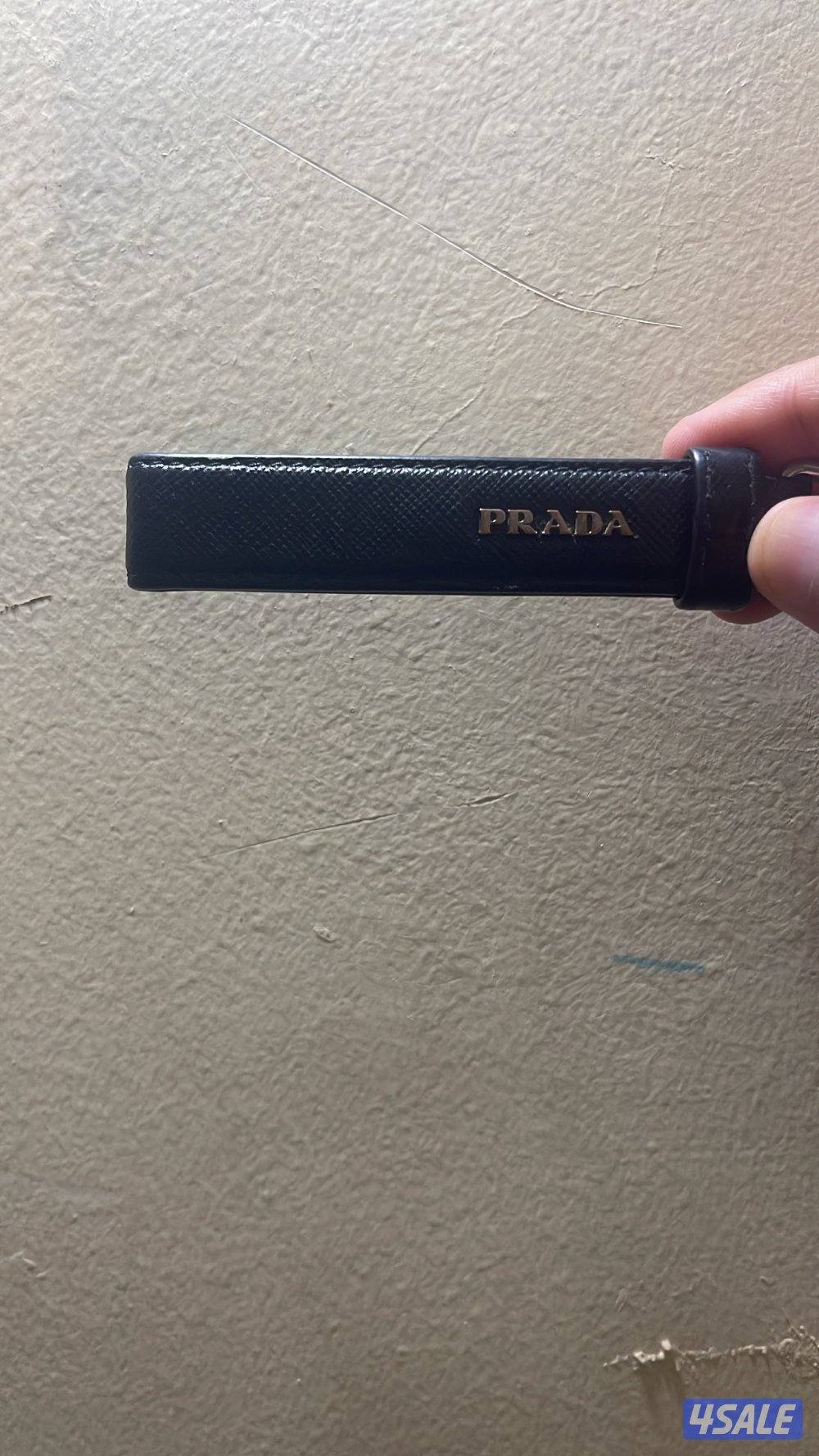ميدالية prada1