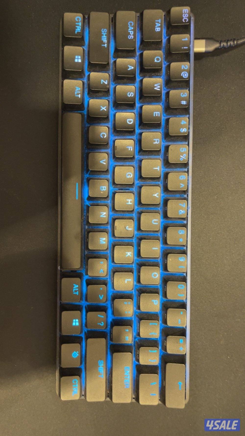 للبيع بيسي معه كيبورد و ماوس و شاشه و ماوس باد4