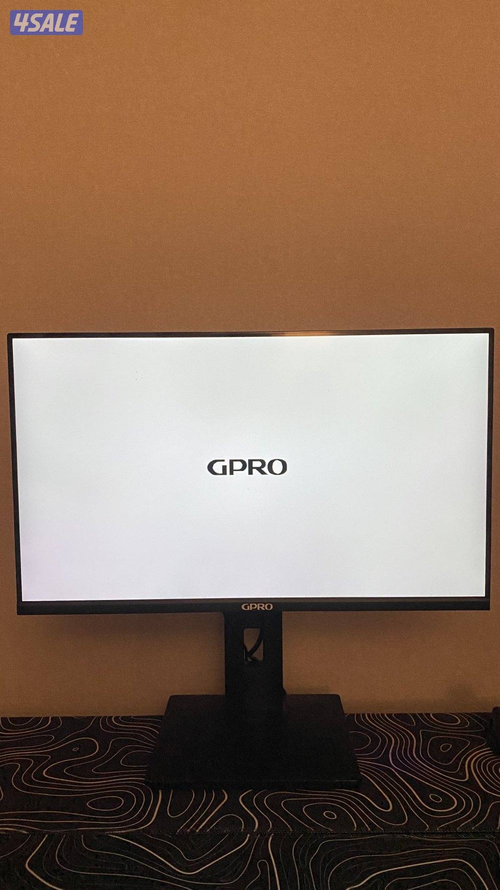 بيسي وشاشه مع اغراضهم للبيع البيسي بحاله ممتازه تواصل واتس3