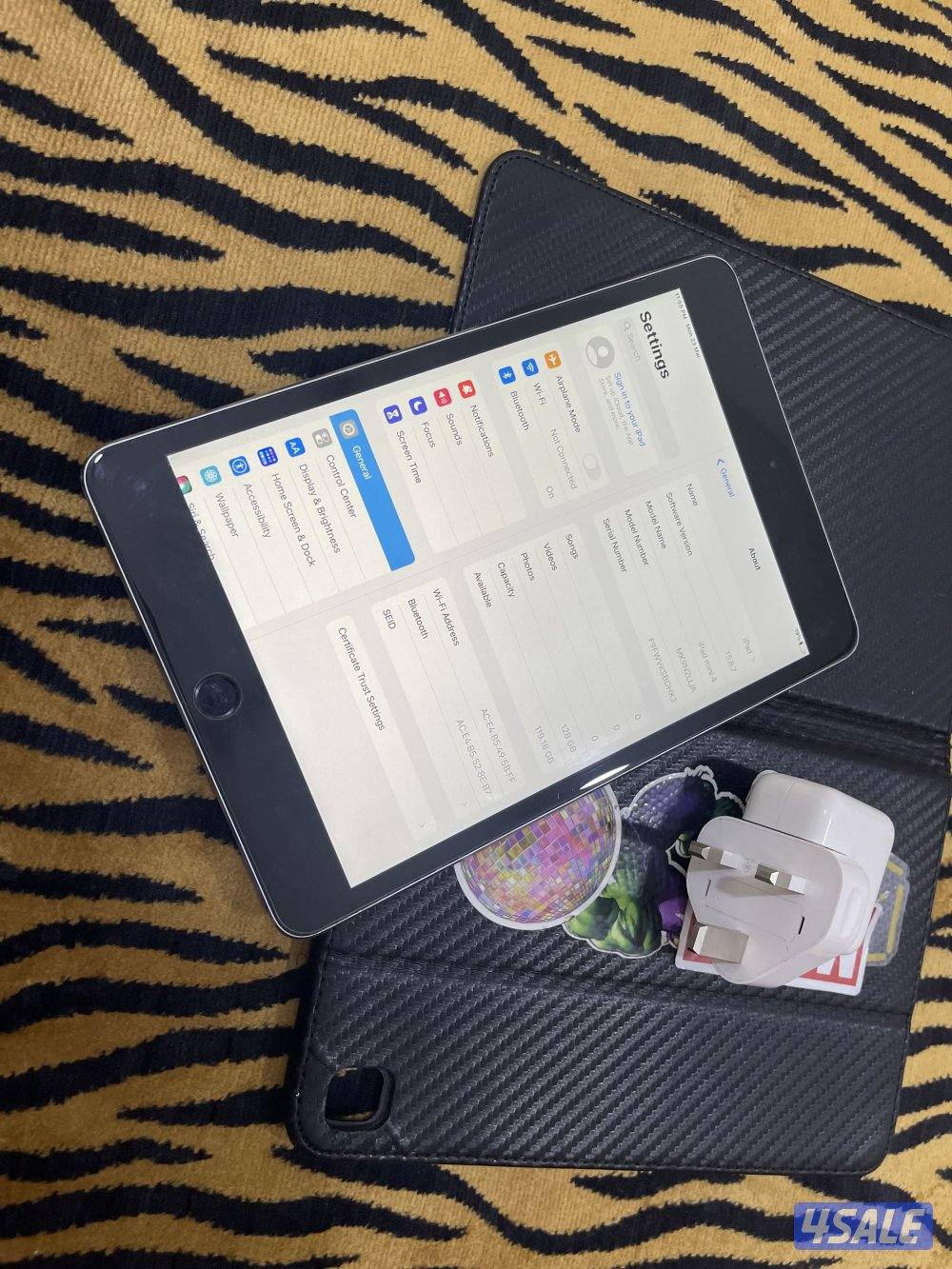 ايباد ميني 4 فور 128 قيقا مع الشاحن4